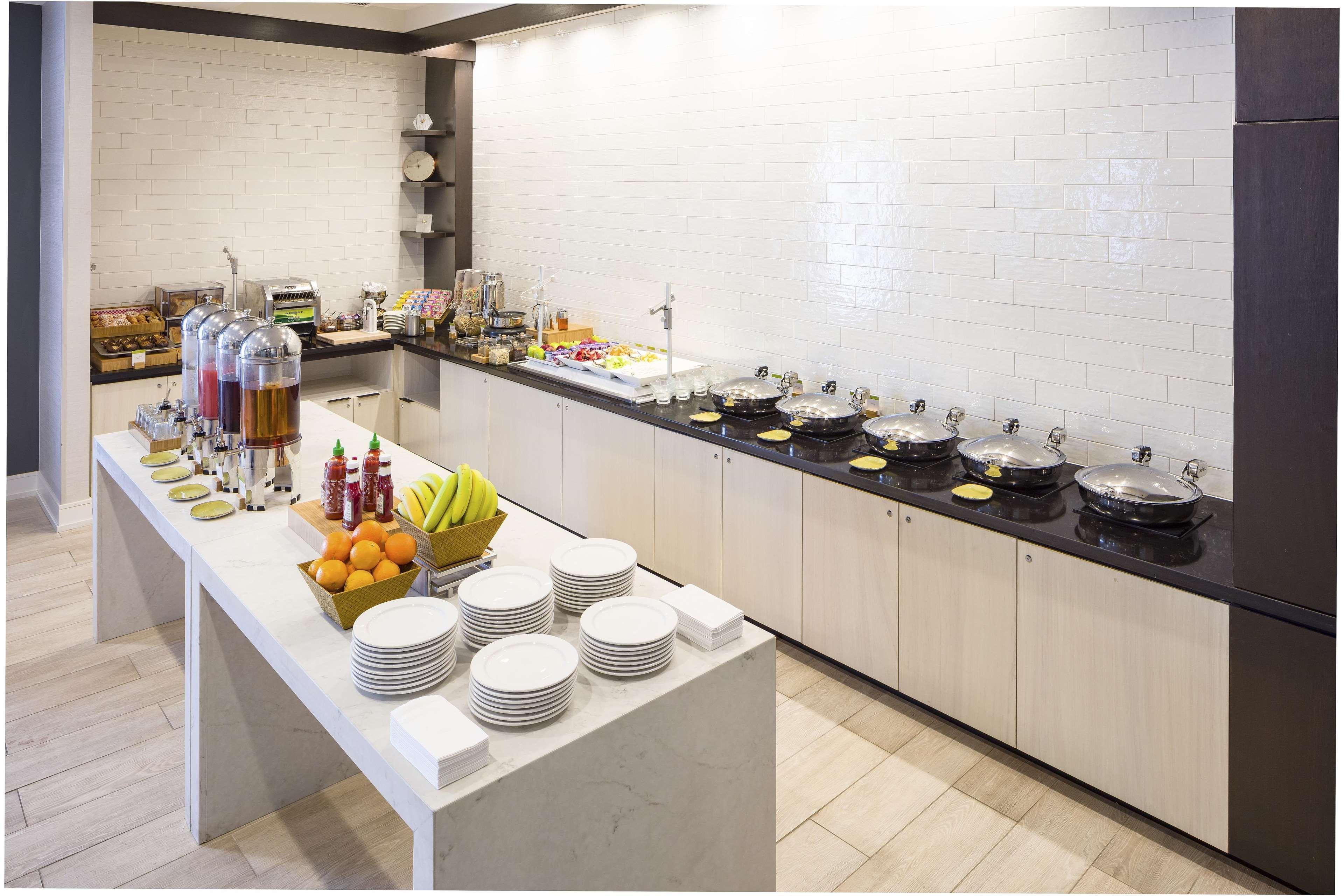 Doubletree By Hilton Boston Logan Airport Chelsea Restaurante foto