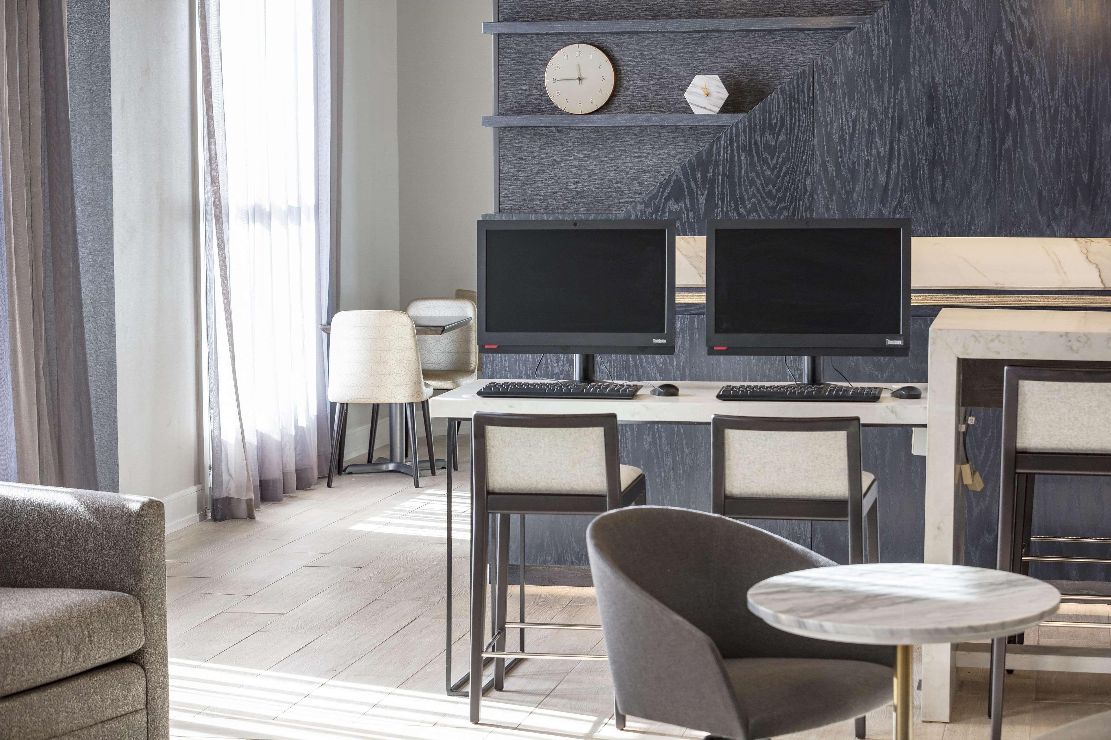 Doubletree By Hilton Boston Logan Airport Chelsea Facilidades foto