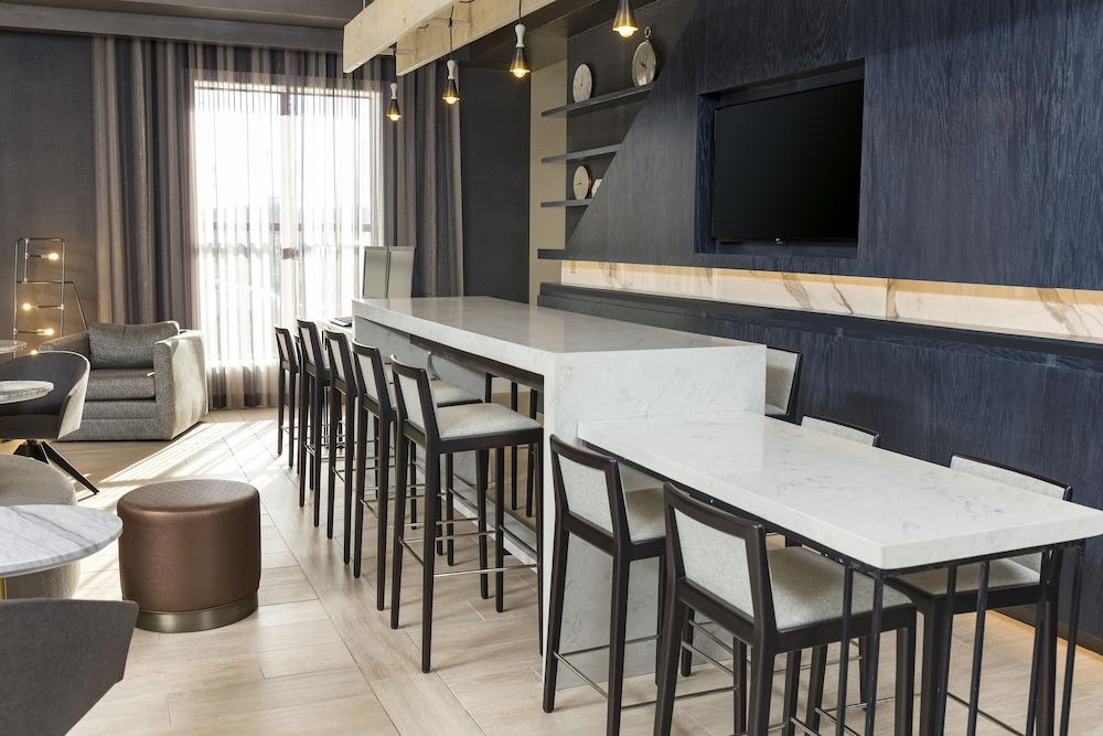 Doubletree By Hilton Boston Logan Airport Chelsea Exterior foto