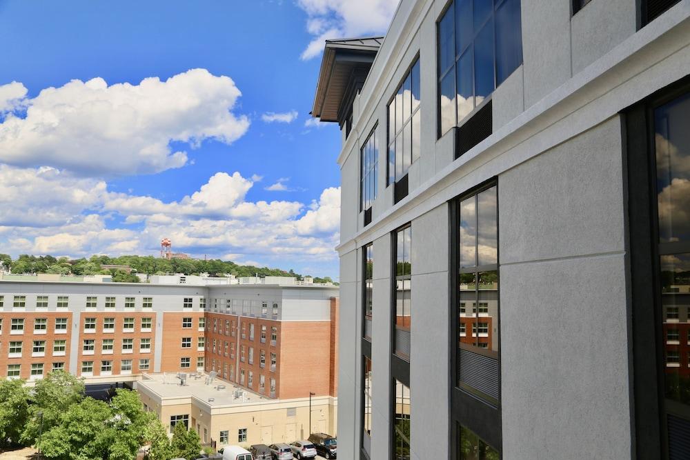 Doubletree By Hilton Boston Logan Airport Chelsea Exterior foto